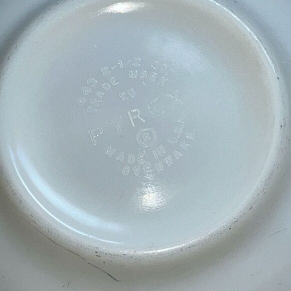 Vintage Pyrex 443 Early American Cinderella 2.5 Qt Bowl - Picture 9 of 11